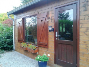 2 bedrooms chalet with enclosed garden and wifi at Tellin